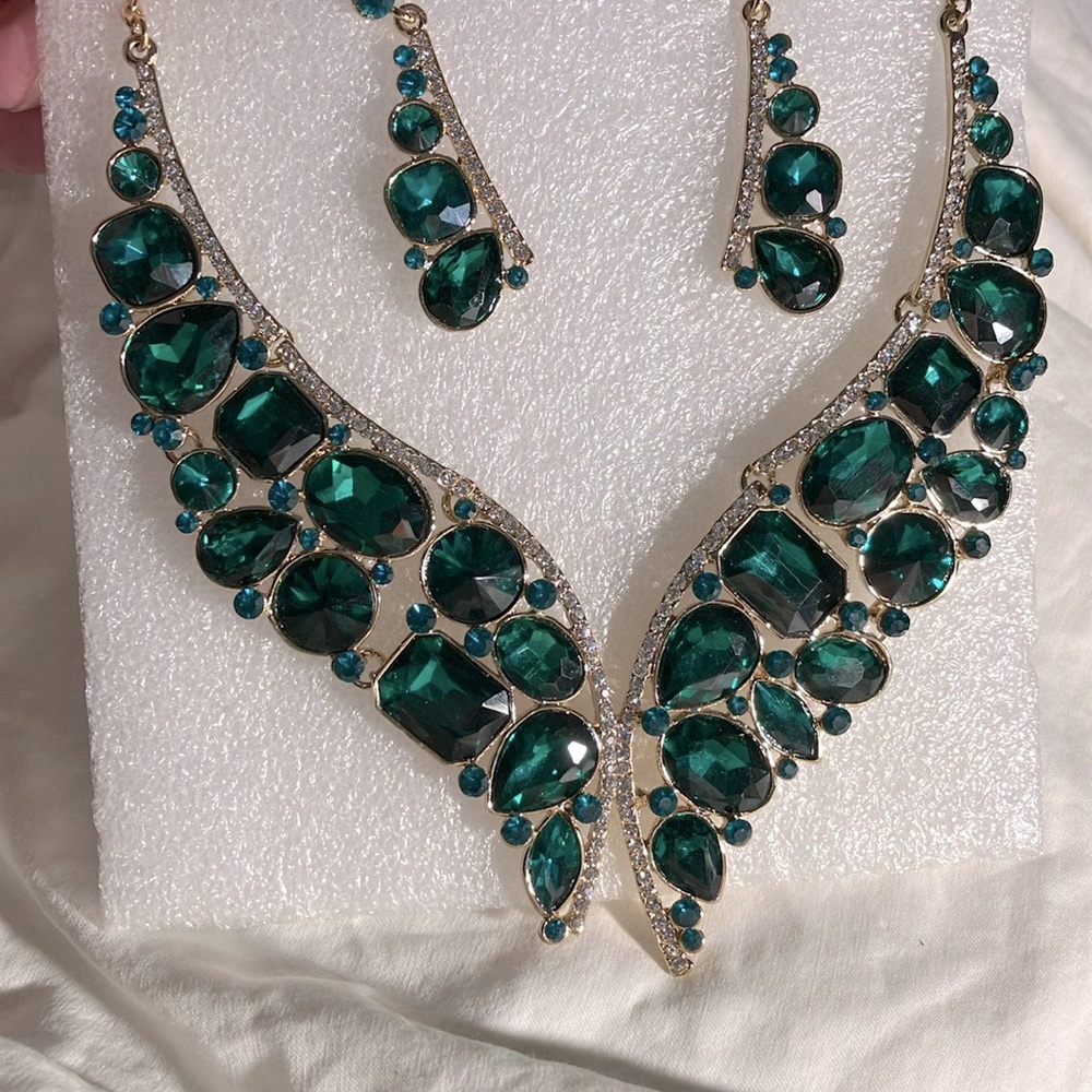 NEw Jewelry Set Elegant Green/gold/ sparkling rhinestone 3 pieces Jewelry Set